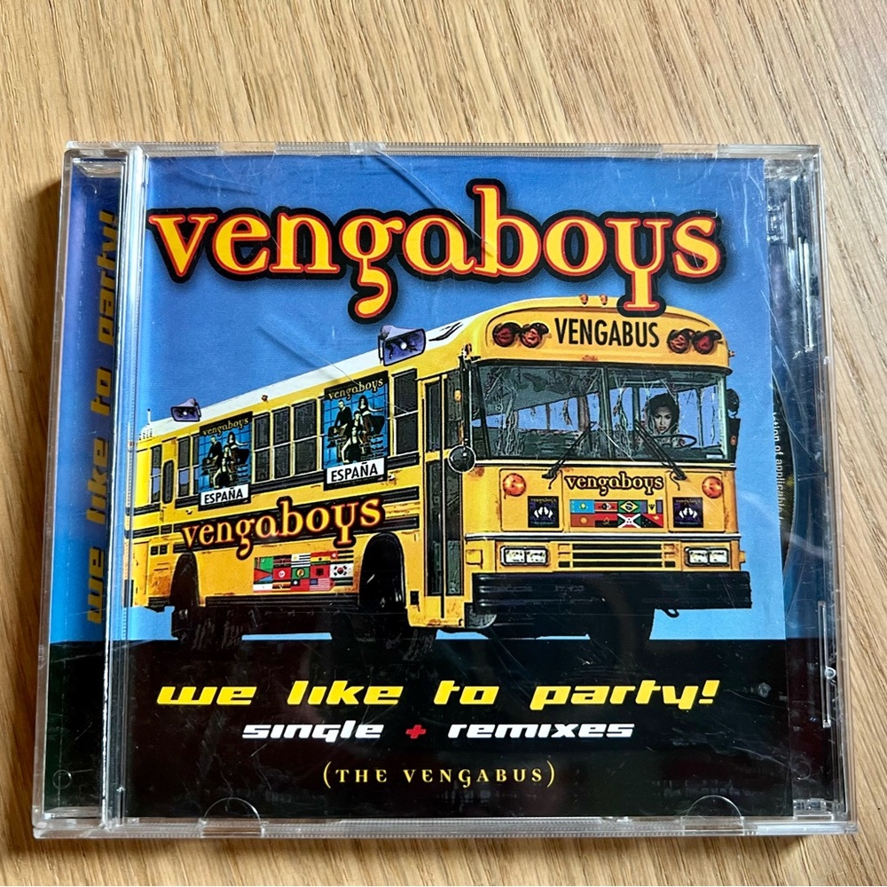 🎉Y2k Club CD . 2000’s “Venga Bus - We like to Party” 🚌